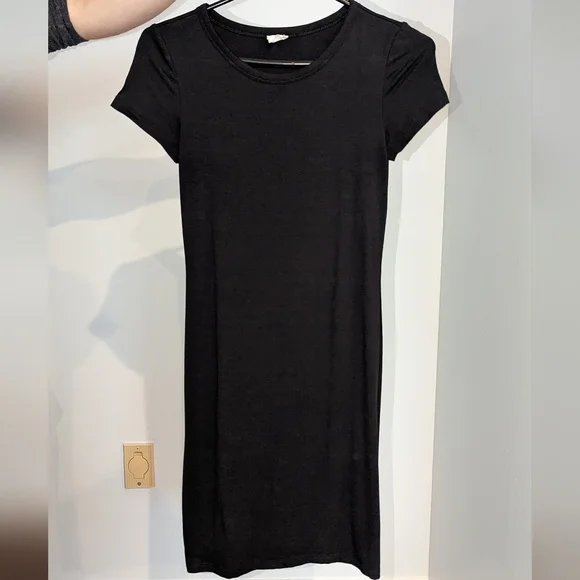 Aritzia Wilfred Free Tiny T-Shirt Dress - Picture 2 of 4